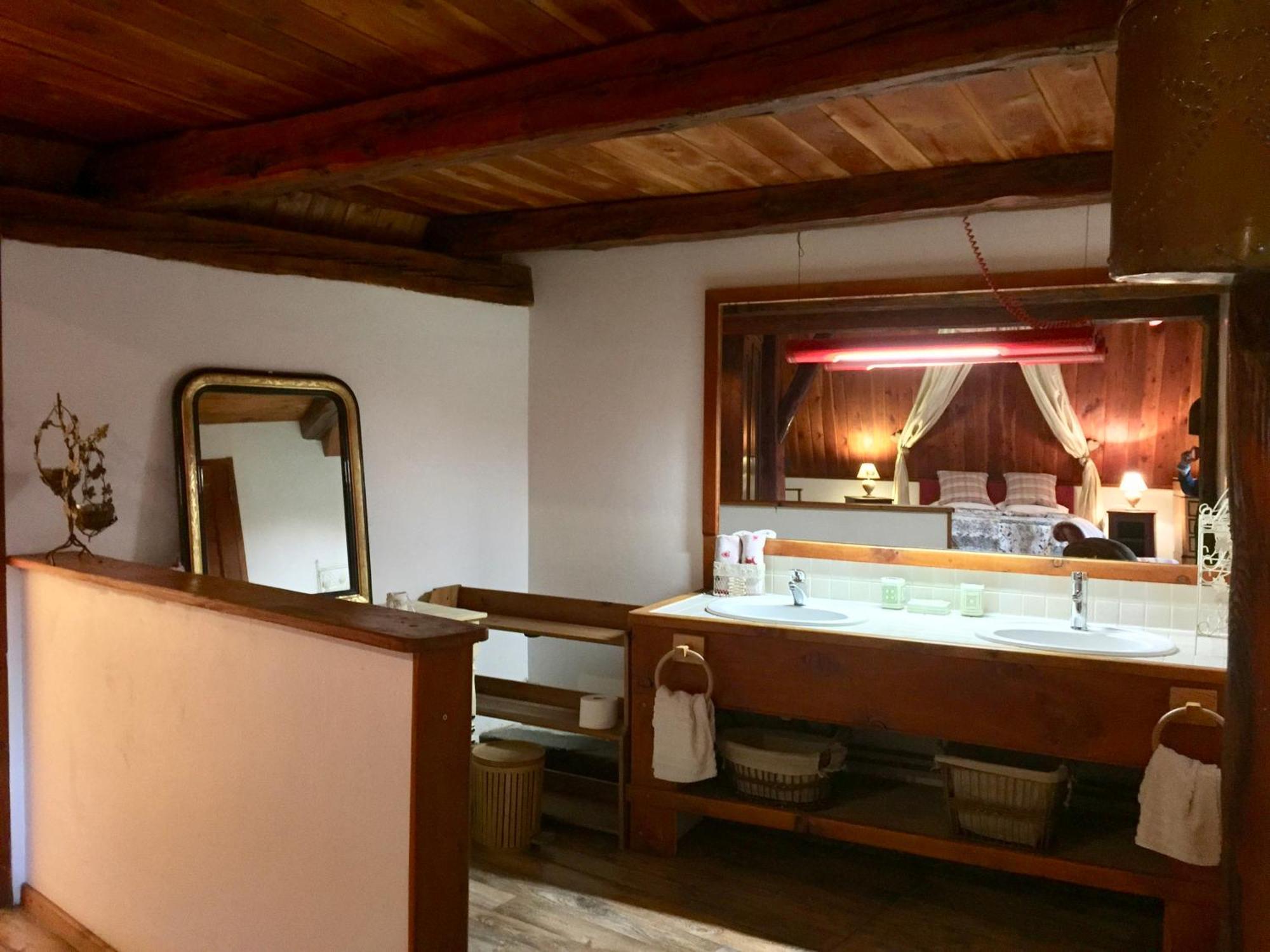 Les Means Bed & Breakfast Meolans-Revel Ngoại thất bức ảnh
